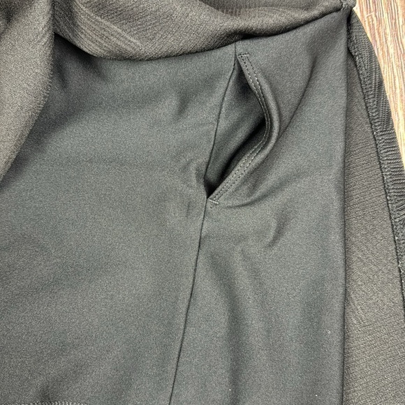 Black Active Skort- Size Medium - Picture 6 of 9